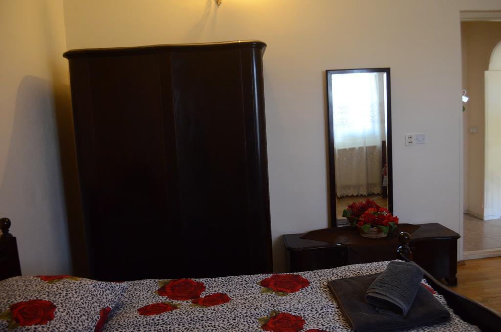 Alex'S Cosy Guesthouse Tbilisi Exteriör bild