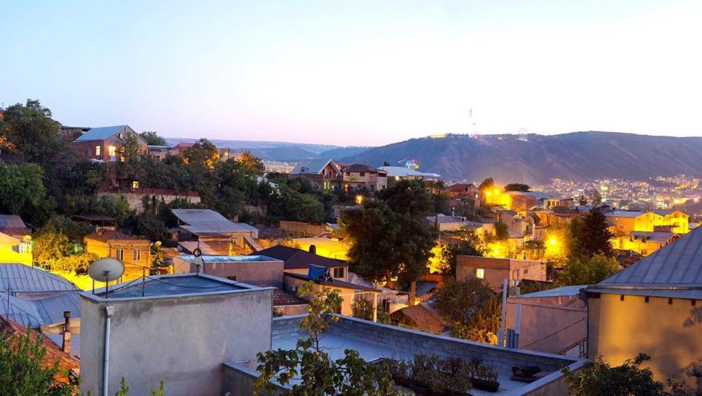 Alex'S Cosy Guesthouse Tbilisi Exteriör bild
