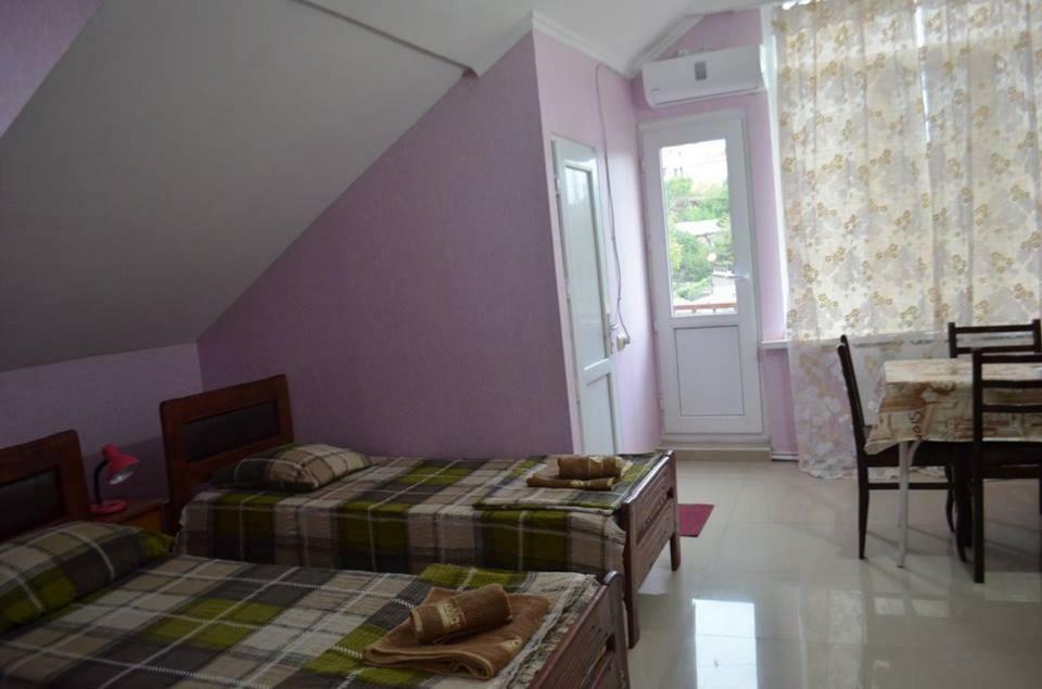Alex'S Cosy Guesthouse Tbilisi Exteriör bild